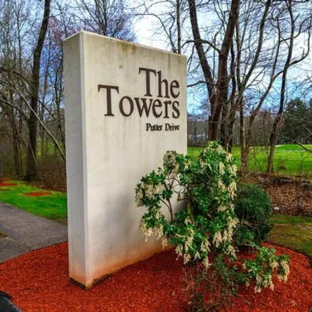 Buy this 2 bed condo on Wallingford Country Club in 195 Long Hill Road, Wallingford