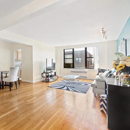 Buy this 1 bed apartment on 2244 Bronx Park East in New York, NY 10467