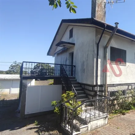 Buy this 4 bed house on Restaurante Bagoeira in Avenida Dr. Sidónio Pais, 4750-333 Barcelos