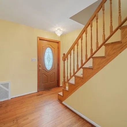 Image 2 - 198 Arthur Street, Clifton, NJ 07011, USA - House for sale