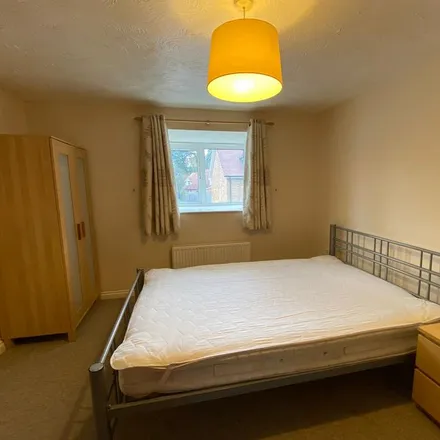Image 7 - Iver Court, Buckingham, MK18 1HR, United Kingdom - Apartment for rent