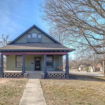 Buy this 3 bed house on 631 West Ashland Street in Nevada, MO 64772