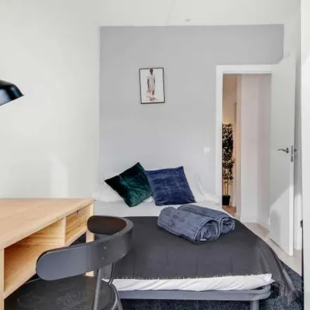 Rent this 9 bed apartment on Ochenta Grados in Calle de Manuela Malasaña, 10