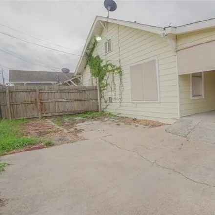 Image 1 - 910 Booth St, Houston, Texas, 77009 - House for sale