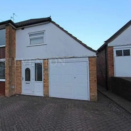 Buy this 3 bed duplex on Grosvenor Road in Ettingshall Park, WV4 6QU
