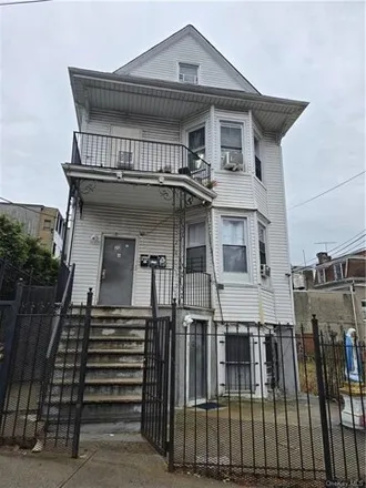 Image 2 - 20 Maple Street, Ludlow, City of Yonkers, NY 10701, USA - House for sale