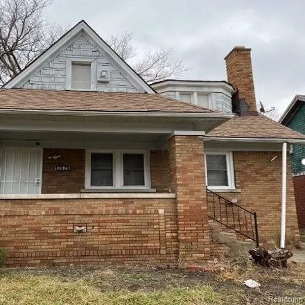 Buy this 3 bed house on 12668 Washburn Avenue in Detroit, MI 48238