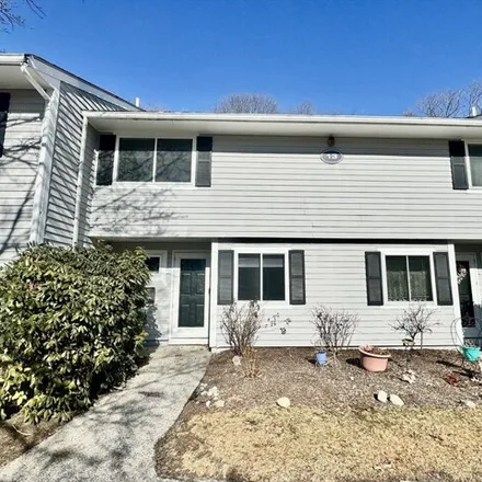 Rent this 2 bed townhouse on 14 Beal's Cove Road in Hingham, MA 02191