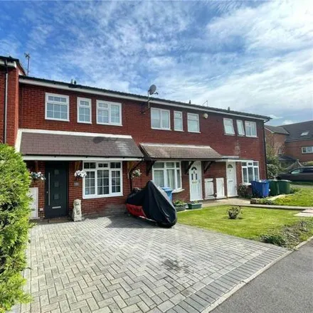 Buy this 3 bed townhouse on Shell in Binfield Road, Binfield Road
