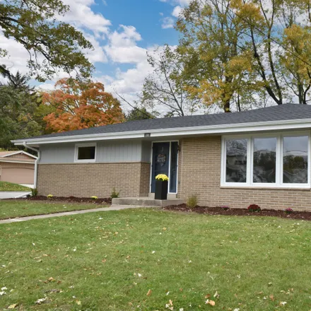 Buy this 3 bed house on 1818 Northview Road in Waukesha, WI 53188