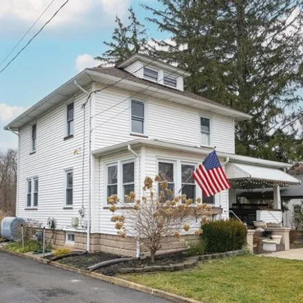 Image 1 - 90 Dey Street, Englishtown, Monmouth County, NJ 07726, USA - House for sale