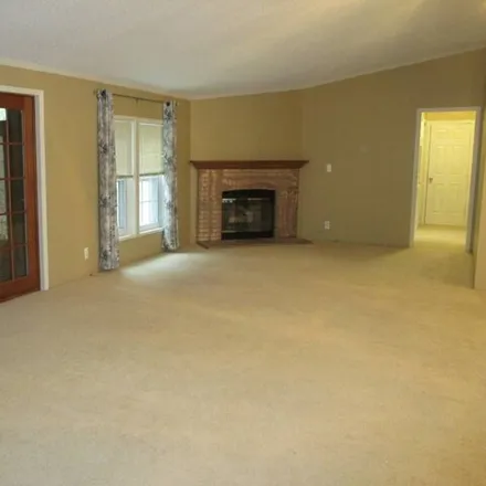 Image 3 - 11999 Hemlock Court, Shelby Charter Township, MI 48315, USA - Apartment for sale