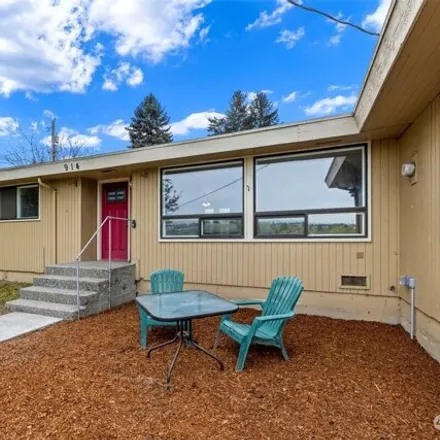 Buy this 3 bed house on 914 South 206th Street in Des Moines, WA 98198