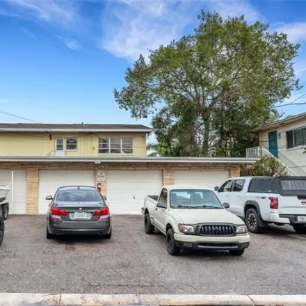 Buy this 8 bed house on 224 Dolphin Point in Clearwater, FL 33767