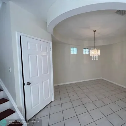 Image 3 - Lakeview Drive, Coral Springs, FL 33071, USA - Condo for sale