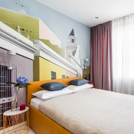 Rent this 3 bed apartment on Gutleutstraße 45 in 60329 Frankfurt, Germany