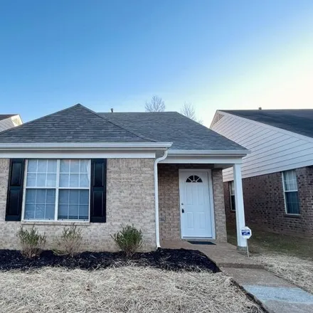 Rent this 3 bed house on 10133 Sterling Ridge Drive in Shelby County, TN 38018