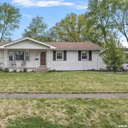 Buy this 3 bed house on 2109 Keokuk Drive in Springfield, IL 62702