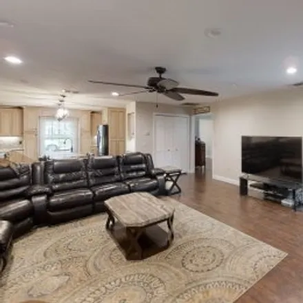 Buy this 5 bed apartment on 855 East Mann Road in Mission Oaks, Bartow