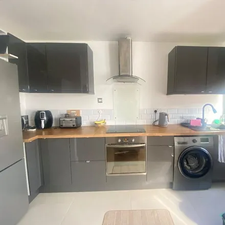 Image 5 - 3 Edith Road, London, SE25 5QE, United Kingdom - Room for rent