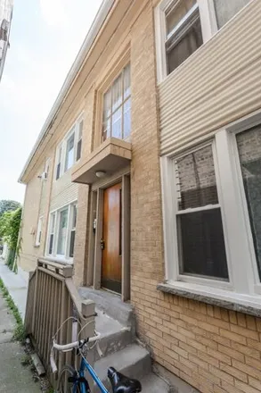 Image 1 - 6427 North Hermitage Avenue, Chicago, IL 60660, USA - House for rent