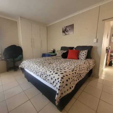Image 7 - Blockbusters, Largo Road, Ekurhuleni Ward 75, Gauteng, 1559, South Africa - Apartment for rent