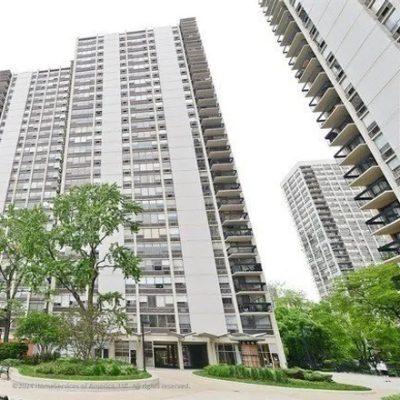 Rent this 2 bed condo on Sandburg Terrace in North LaSalle Drive, Chicago