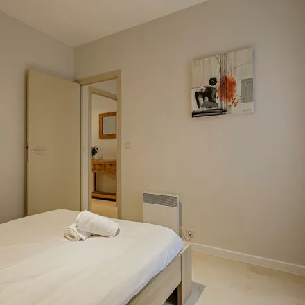 Rent this 1 bed apartment on Boulevard du Jardin Botanique - Kruidtuinlaan 3 in 1000 Brussels, Belgium