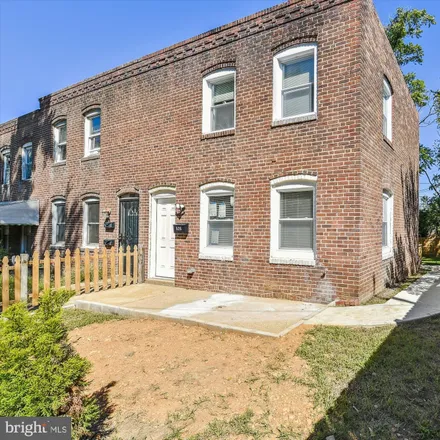 Image 2 - 526 Baltic Avenue, Baltimore, MD 21225, USA - Townhouse for sale