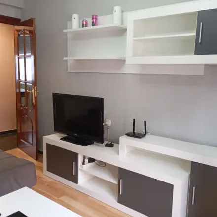 Rent this 2 bed apartment on Avenida Gasteiz 54 in Gasteiz hiribidea/Avenida de Gasteiz, 01012 Vitoria-Gasteiz