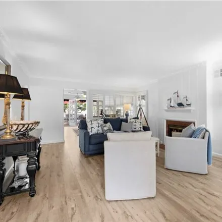 Image 3 - 310 Coral Avenue, Newport Beach, CA 92662, USA - House for rent