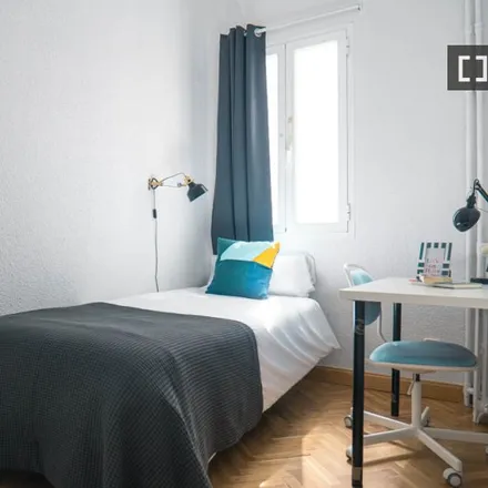 Rent this 6 bed room on Madrid in Calle de Fernán González, 66