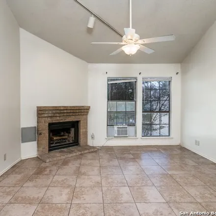 Image 2 - 8655 Datapoint Drive, San Antonio, TX 78229, USA - Condo for sale