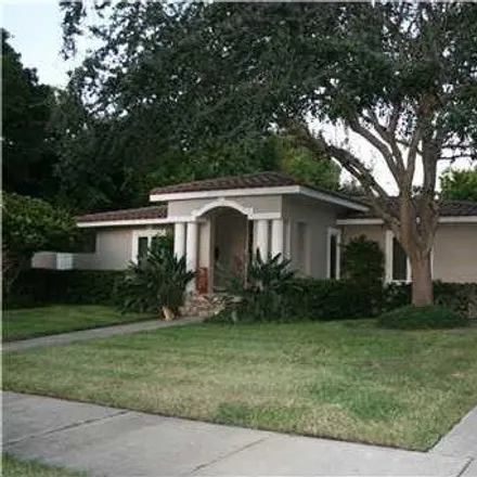 Image 1 - 300 Brightwaters Boulevard Northeast, Saint Petersburg, FL 33704, USA - House for rent