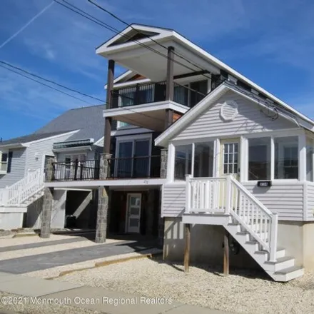 Image 1 - 252 4th Avenue, Manasquan, Monmouth County, NJ 08736, USA - House for rent