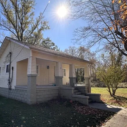 Buy this 2 bed house on 627 Short Street in Harlan, KY 40831