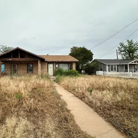 Buy this 3 bed house on 1014 Chadbourne Street in Robert Lee, Coke County