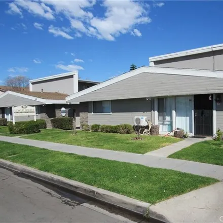 Image 4 - 2109 East Westport Drive, Anaheim, CA 92806, USA - House for sale