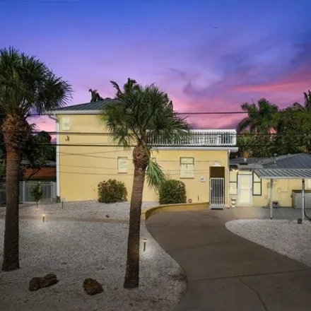 Rent this 2 bed house on 309 Avenida Madera in Bailey Hall, Siesta Key