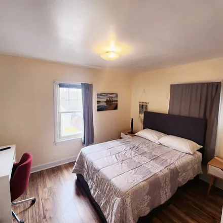 Rent this 4 bed apartment on 35 Deerfield Avenue in Waterbury, CT 06708