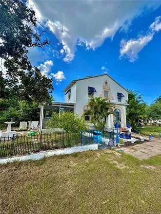 Image 4 - 100 W Myrtle St, Howey In The Hills, Florida, 34737 - House for sale