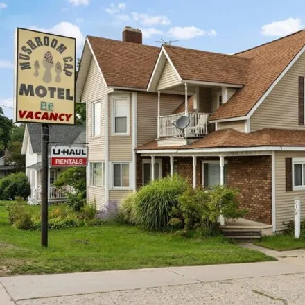 Image 1 - Mushroom Cap Motel, 310 West Mesick Avenue, Mesick, Springville Township, MI 49668-9258, USA - House for sale