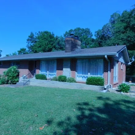 Buy this 4 bed house on 136 Circle Dr in Waverly, Tennessee