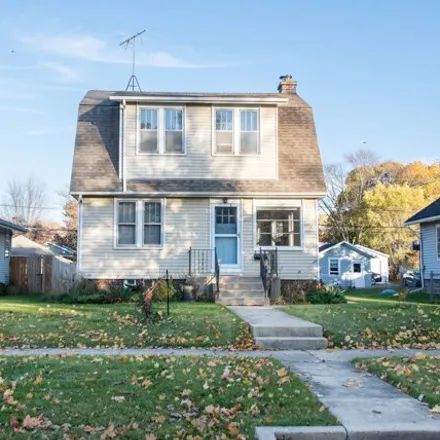 Rent this 3 bed house on 826 Center Street in Naperville, IL 60563