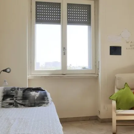 Rent this 5 bed room on Via Ferdinando Marescalchi in 19, 20133 Milan MI
