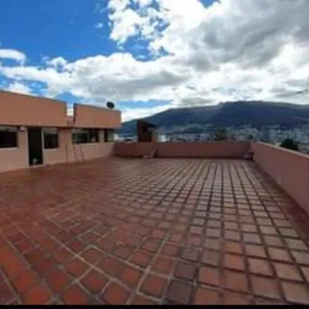 Image 2 - Castrillon, Avenida General Eloy Alfaro, 170516, Quito, Ecuador - House for rent