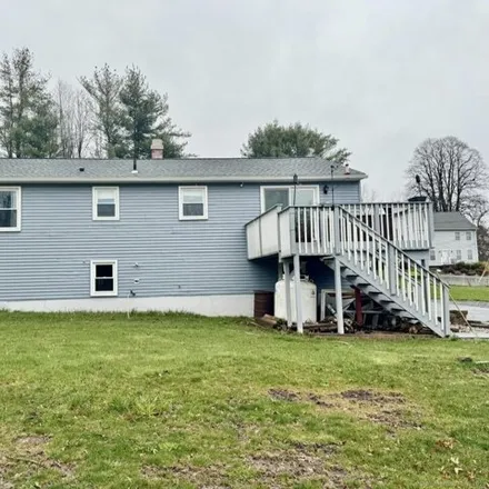 Buy this 3 bed house on 40 Cross Street in Suffield, CT 06078