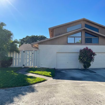 Rent this 3 bed townhouse on Boca Raton
