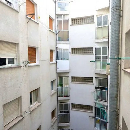 Image 9 - Calle de Mauricio Legendre, 28046 Madrid, Spain - Apartment for rent