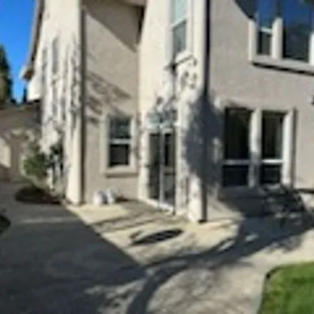 Rent this 4 bed apartment on 1010 Callander Way in Folsom, CA 95630